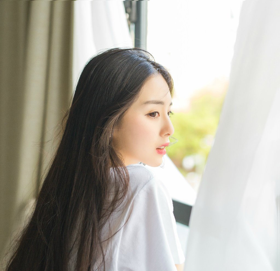 “怎么回事？”一声冷哼，孟达的身影出现在刺史府外，看着纠缠在一起的众人道：“这里是刺史府，看看你们的样子，成何体统！”